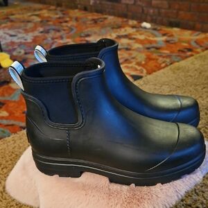 Ugg Droplet Lug Sole Waterproof Rain Boots Sz 9 NWOT
